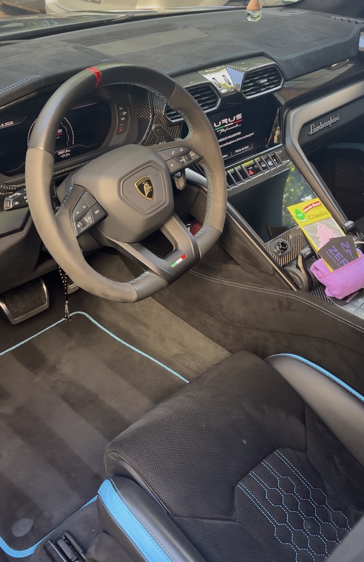 Lamborghini Urus – Innenraum – nachher