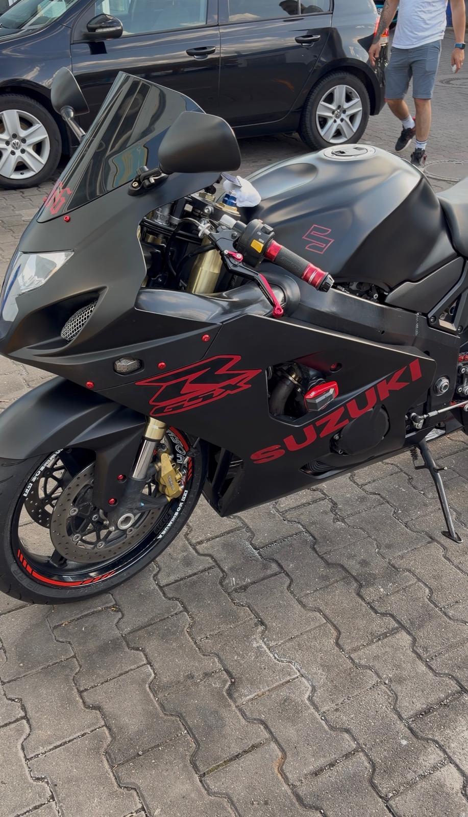 Suzuki GSX-R Motorrad nach Pflege & Politur